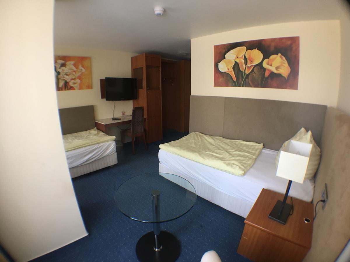 Motel Monteur 阿舍尔斯莱本 外观 照片