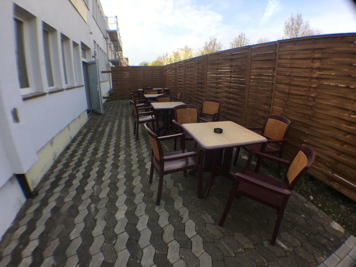 Motel Monteur 阿舍尔斯莱本 外观 照片